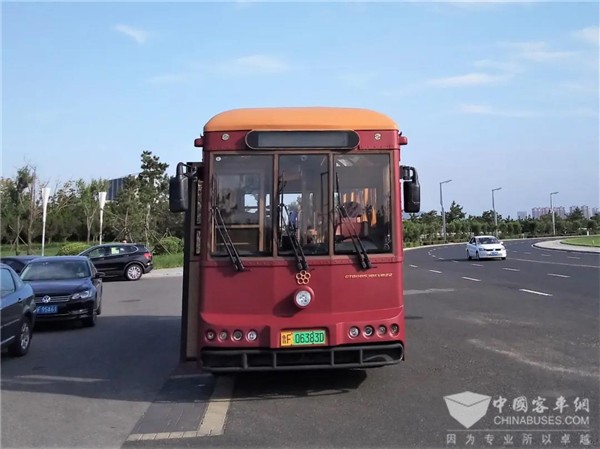 美車襯美景 銀隆新能源仿古鐺鐺車入駐煙臺(圖2)