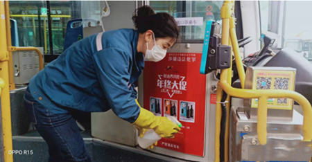 車廂重點(diǎn)部位針對(duì)性消殺，巴士管家筑牢疫情防控防線(圖3)
